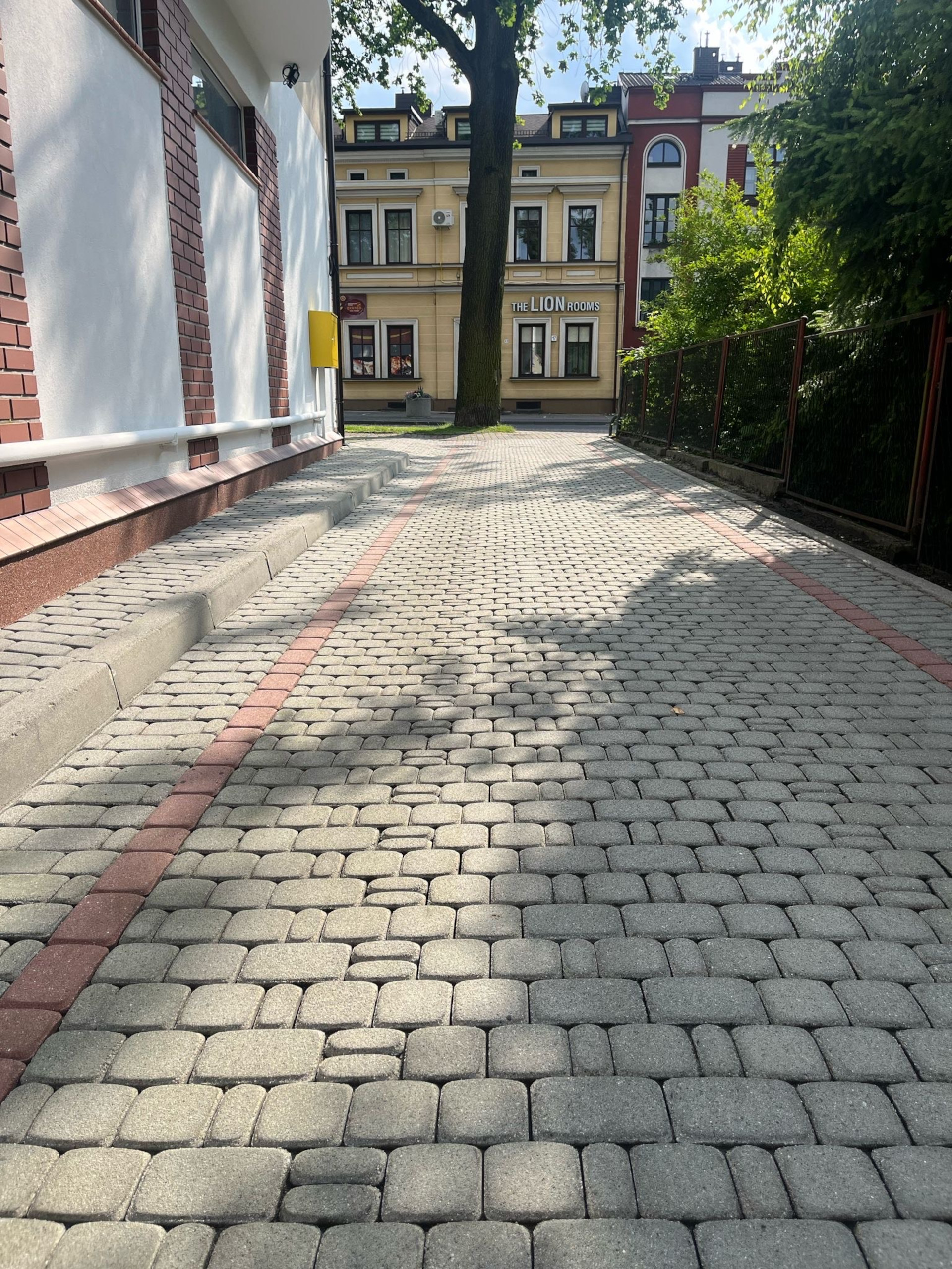 Kostka brukowa po czyszczeniu, Ustroń